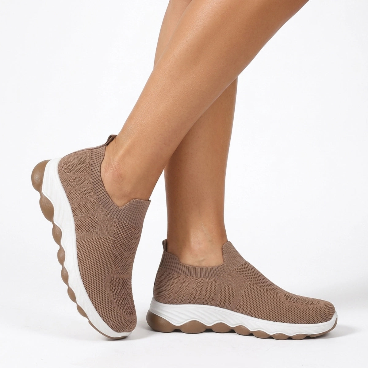 tenis-feminino-casual-comfortmax-cafe-modelo