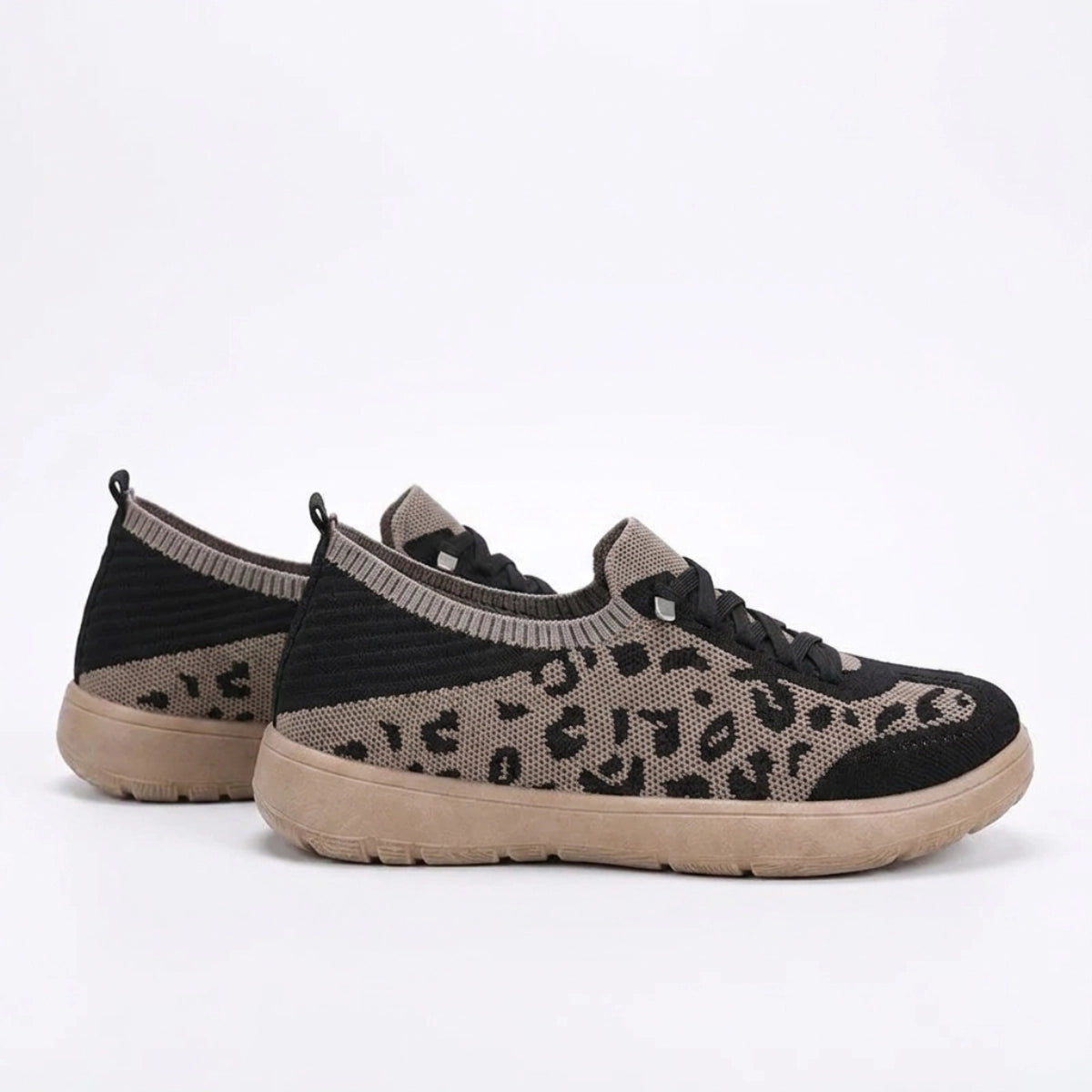 tenis-feminino-casual-savana-preto-onca-perfil